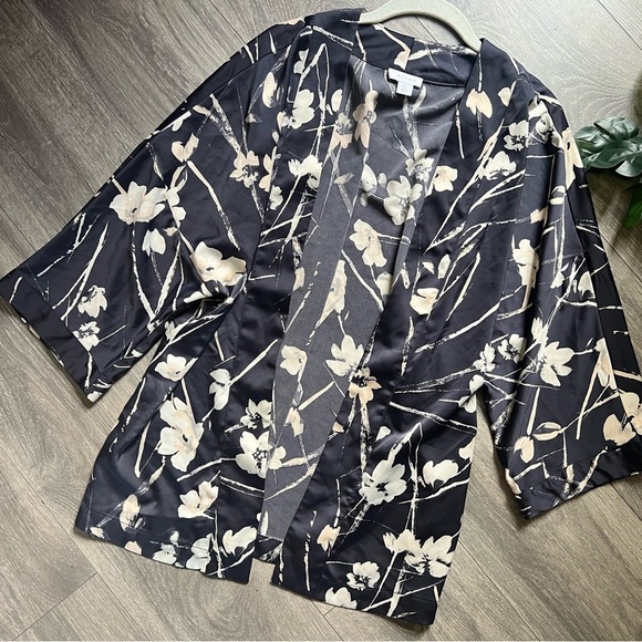 Kenar Charcoal Color Cream Watercolor Florals Minimalist Loungewear Robe Kimono - Picture 1 of 7